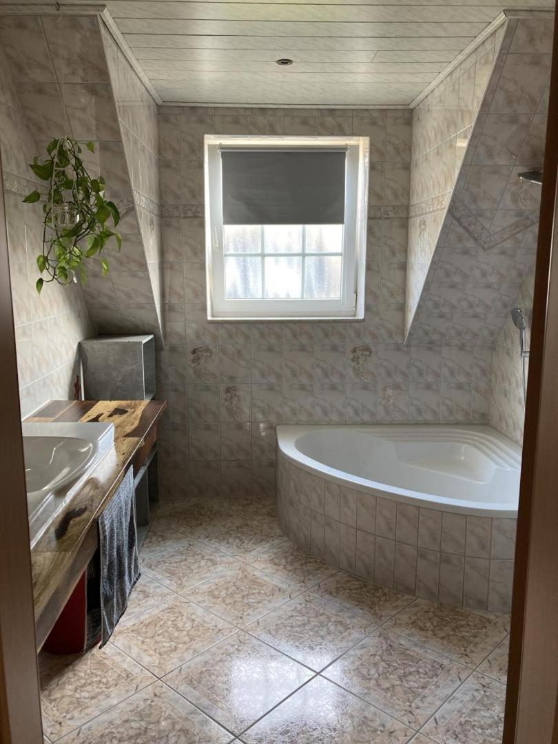 הוסום Neu Ferienwohnung Hofmann מראה חיצוני תמונה